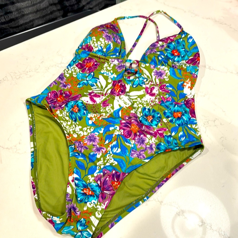 Lucky brand woman’s one piece swimsuit